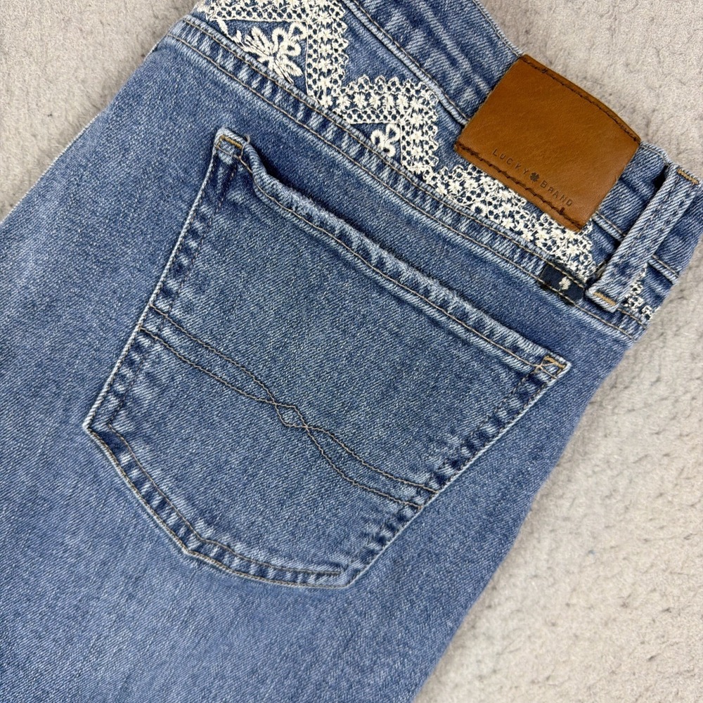 Lucky Brand Sweet Crop Jeans Women Size 14 Medium Wash Lace Hem Stretch